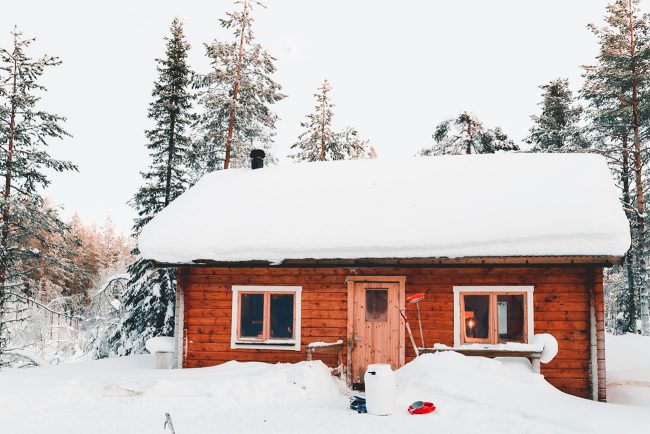 bungalow-cabin-chalet-1493202